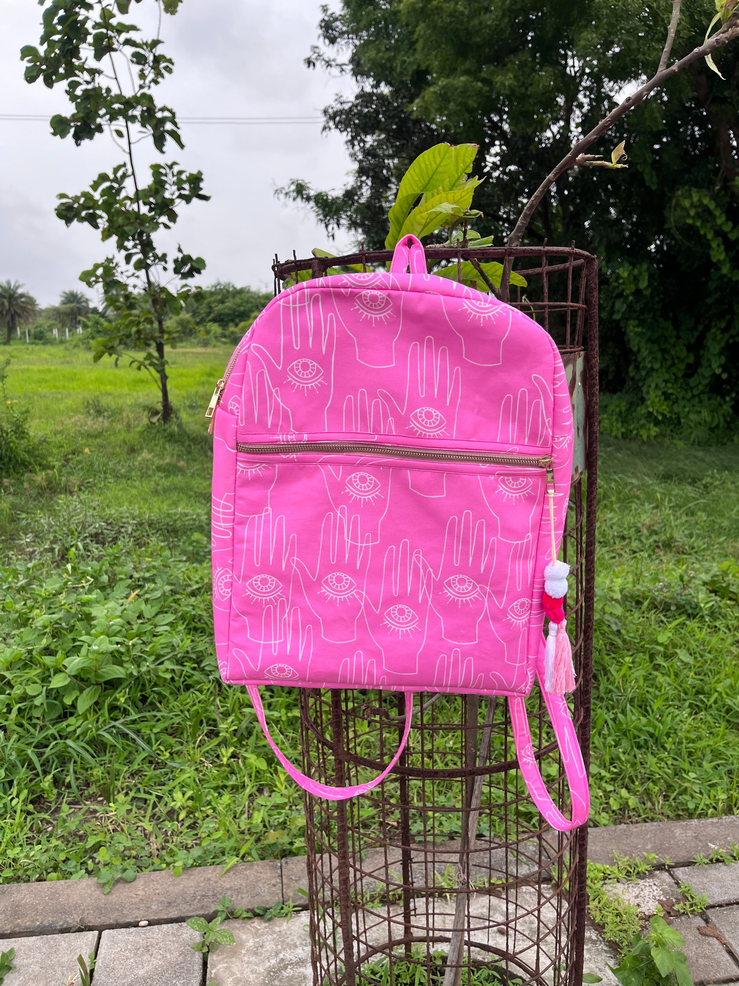 I m looking at you Bagpack