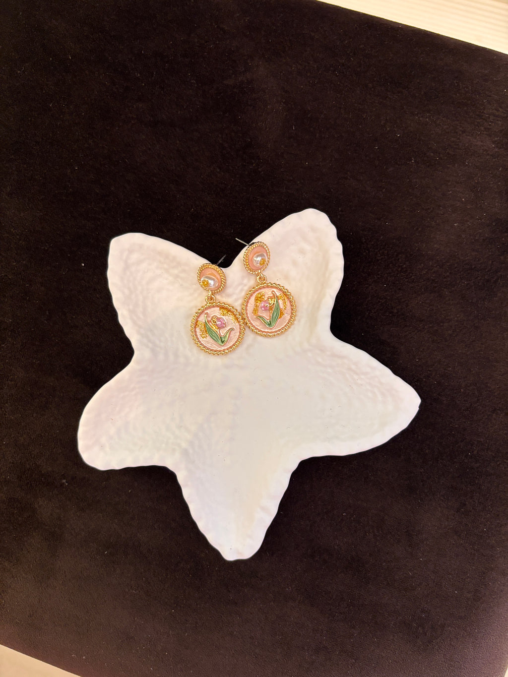 Ethereal touch Earrings