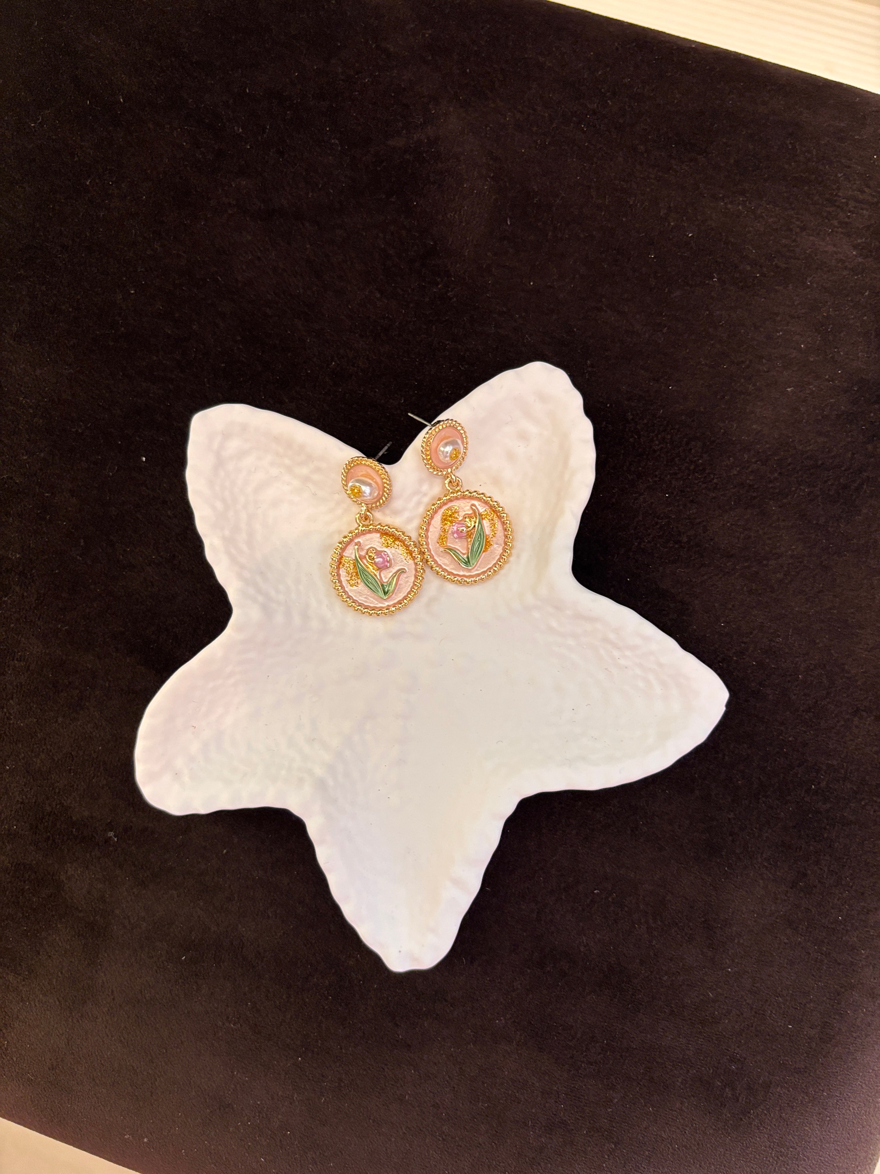 Ethereal touch Earrings