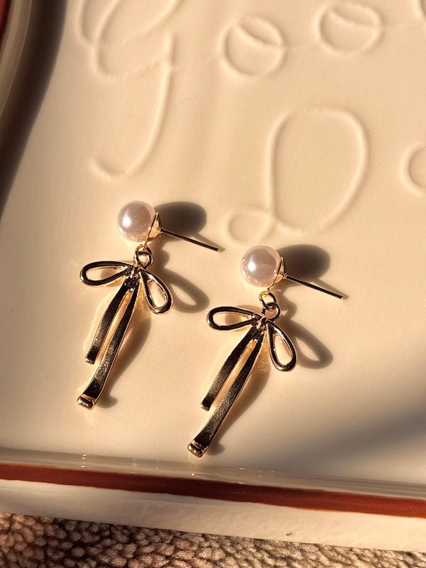 Bowtiful pearl Earrings - Comfy Nights