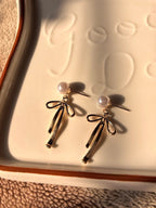 Bowtiful pearl Earrings - Comfy Nights