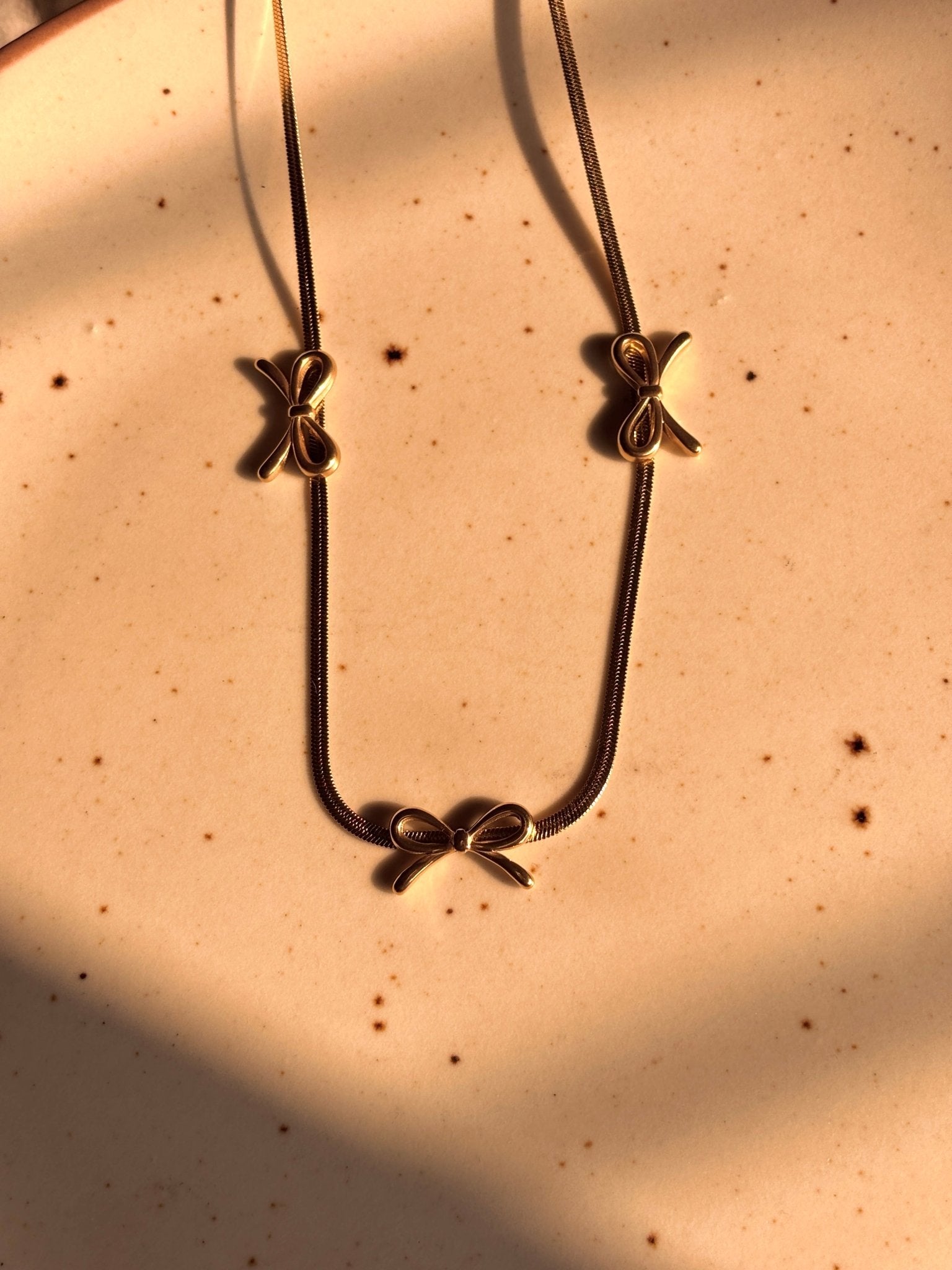 Petite bow chain Necklace - Comfy Nights