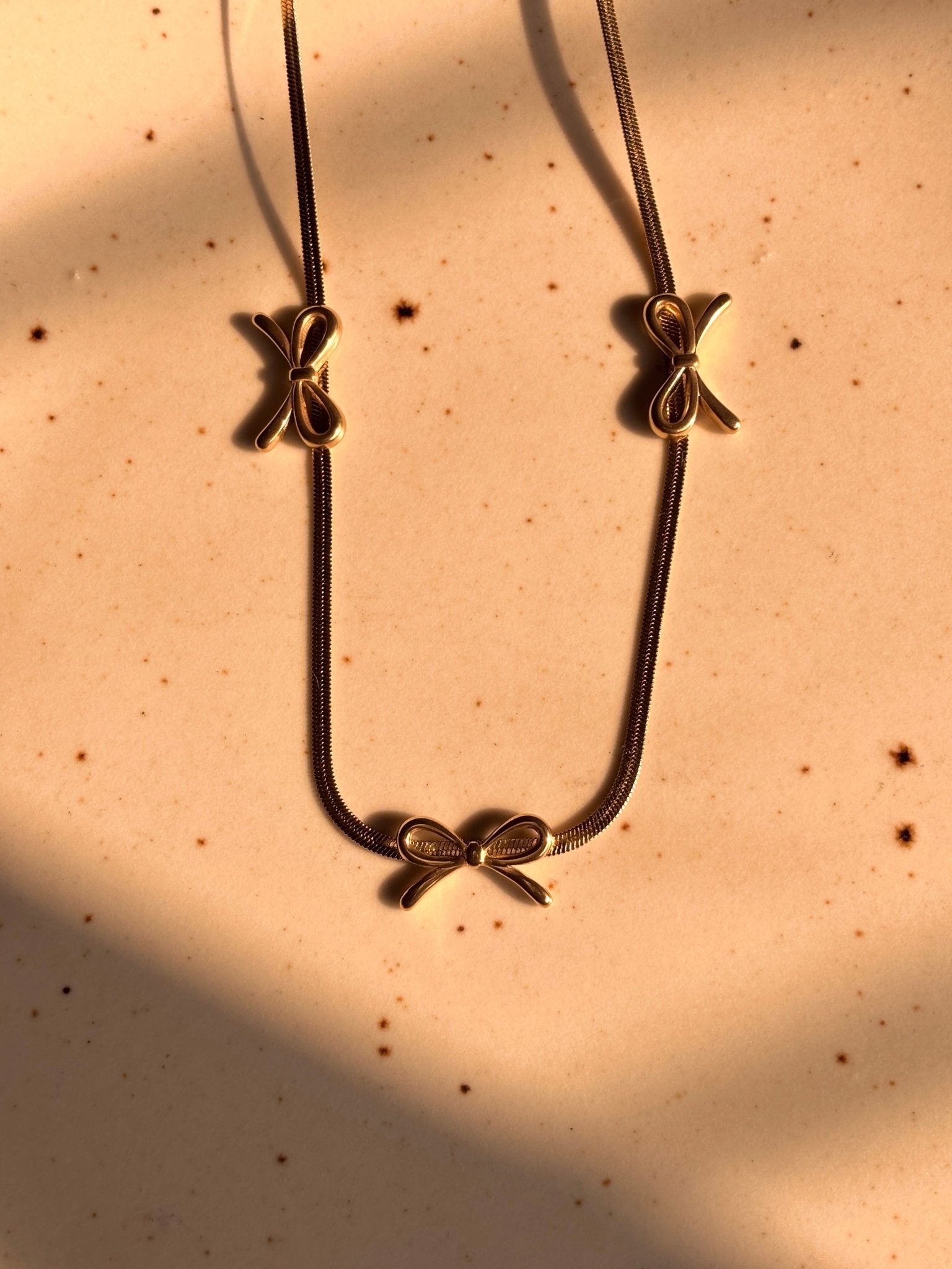 Petite bow chain Necklace - Comfy Nights