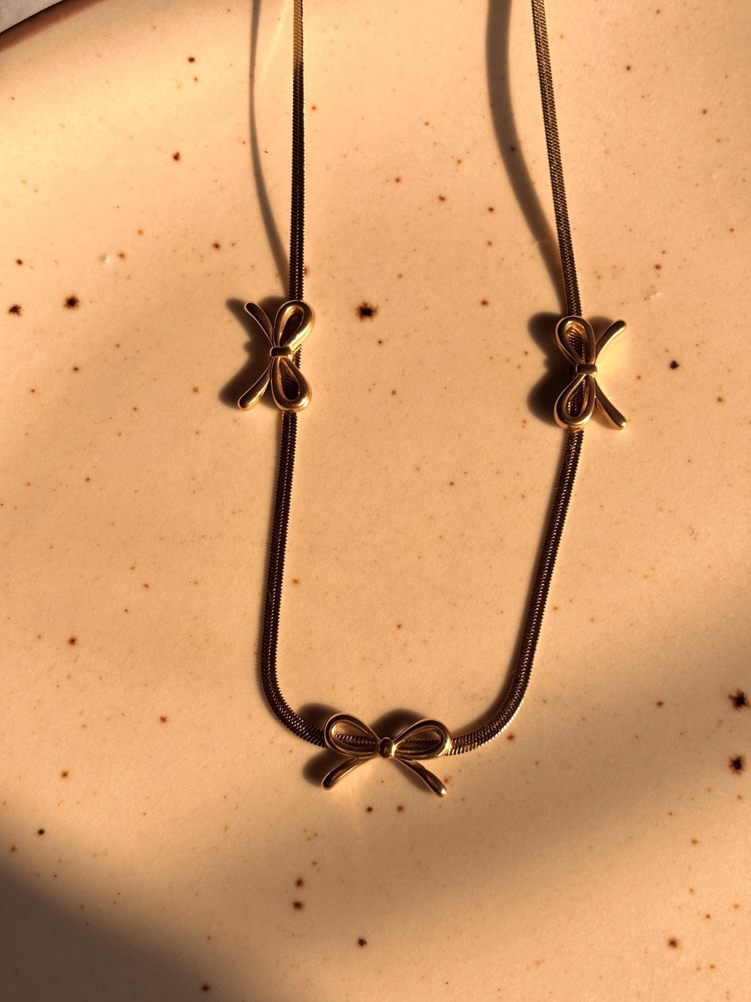 Petite bow chain Necklace - Comfy Nights