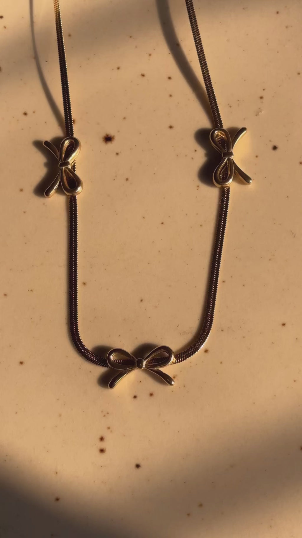 Petite bow chain Necklace