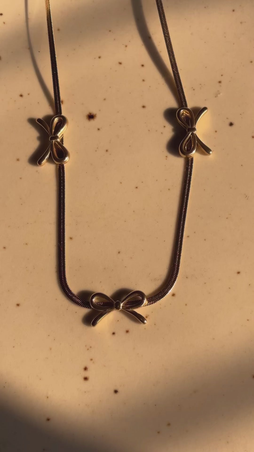 Petite bow chain Necklace