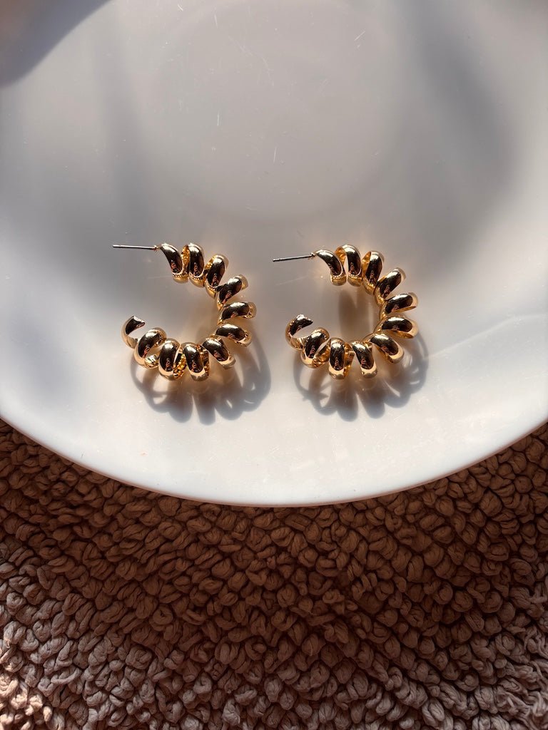 Stylish Spring Earrings - Comfy Nights